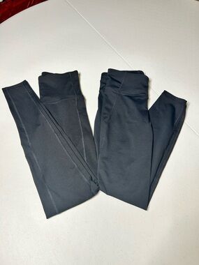 Woman’ Black Performance Leggings
Size XS CHAMPION AND GAPFIT